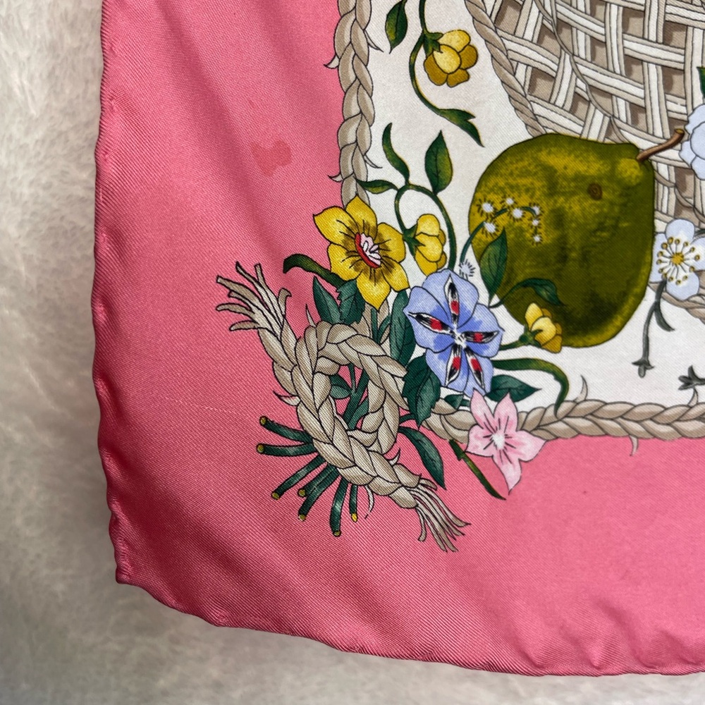 Vintage Gucci Berries and Butterflies Scarf - Picture 6 of 9